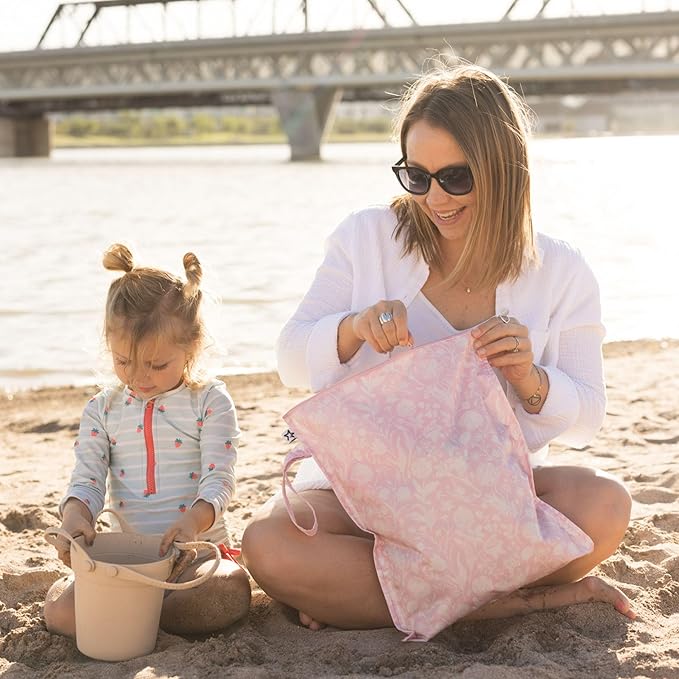 Tiny Twinkle Mess Proof Wet Bags | 2-Pack Reusable Waterproof Wet Bags - Image 3